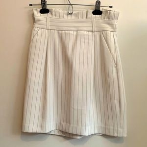 4/15$ 💙 Dynamite skirt with pockets!